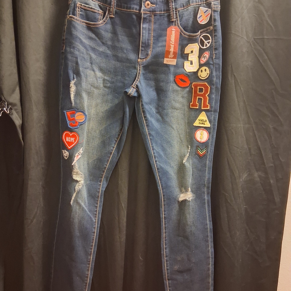 Arizona Jean Company Blue Jeans with Colorful Patches